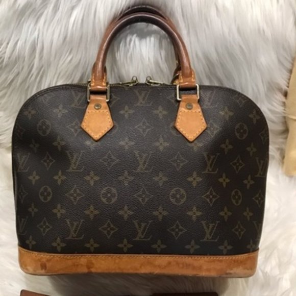 Authentic Louis Vuitton Alma Tote!